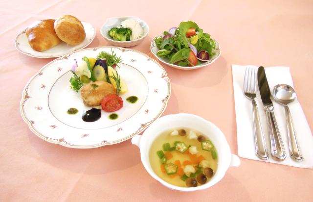 一般病院にはない和洋さまざまなメニューが自慢♪