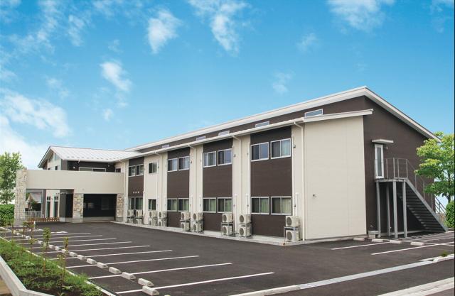 髪色自由・ネイルOKの日勤介護｜週2日〜シフト柔軟で自分らしく働く日勤介護スタッフ（パート）