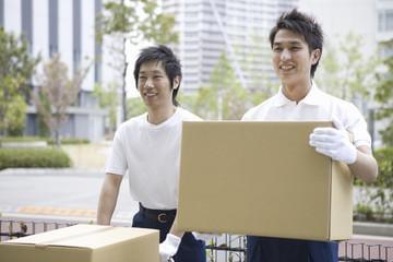 ドライバー不足が懸念されている今【だからこそ】しっかり稼げるんです!