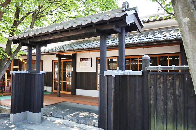 家庭料理の腕を、ちょっと特別な和食に活かしませんか？玉露と和食で、心もお腹も満たすお仕事です。テーマパーク内にある和食処の
調理スタッフ/オープニング