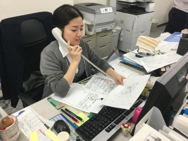 特別な資格は一切問いません。
専用ソフトの使い方などはしっかりお教えするのでご安心ください。