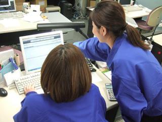 JR「大阪天満宮」駅から徒歩3分、各線「南森町」駅から徒歩5分の駅チカ◎1,200円の高時給でヤリガイも満点ですよ♪