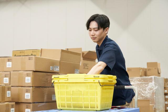 未経験から大手物流でキャリア形成。未経験歓迎の倉庫内ピッキングスタッフ募集／研修充実で安心スタート未経験歓迎の倉庫内ピッキングスタッフ