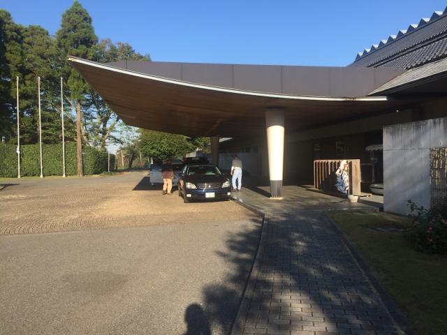 エントランススタッフ　未経験の方は丁寧にサポート　じっくり長期で働けますエントランス（ポーター）スタッフ