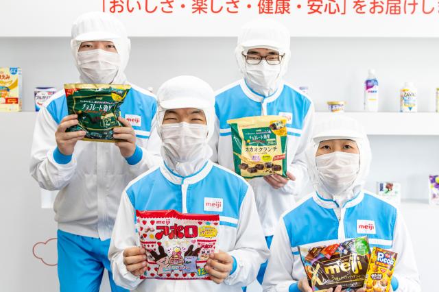 明治チョコレートやアポロ、ポイフルなど…
誰もが知っている明治のお菓子を作るお仕事です♪