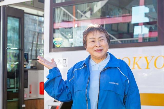 知的障害のあるお子様やご高齢の方を送迎します。
挨拶や何気ない会話など、人とのふれあいが楽しい仕事です。