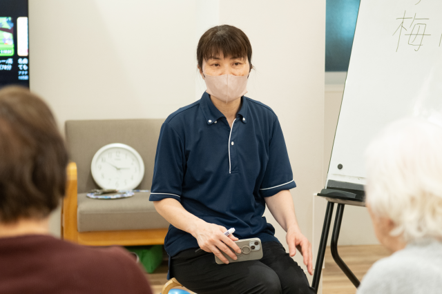 <こんな方におすすめ>
・介護が「好き」で、機械的なケアではなく人と向き合いたい方
・利用者様の生活を広い視点で支えたい方
・自立支援に重きを置いたケアに共感できる方
あなたの「やりたかった介護」、ここで叶えてみませんか?