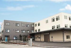 30代〜40代の女性スタッフ活躍する明るい職場です。
無理のない勤務体系で、仕事とプライベートの両立も可能です♪
