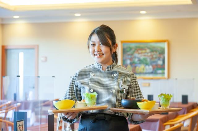【ホールスタッフ】東急グループだから、安定性は“◎”　経験問わずお気軽にご応募を！　ブランクもOK♪ホールスタッフ