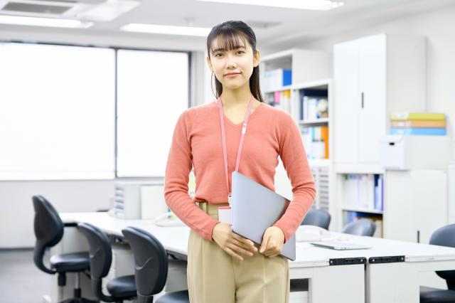 【転勤なし／中国支店(山口市)での勤務】安定感抜群の東証プライム上場グループで働くチャンス！バックオフィススタッフ（総務・労務／経理）