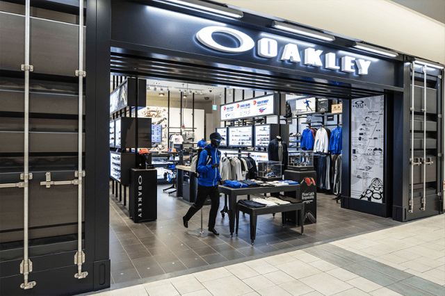 OAKLEY Store　越谷レイクタウン店