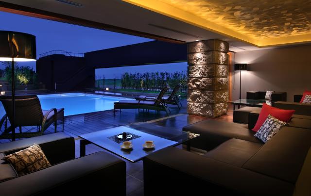 お客様の思い出の1ページを綺麗に彩るお手伝いを一緒につくりませんか？サービススタッフ