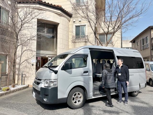 シニア活躍中！ゆとりある働き方が叶う送迎ドライバー／定年退職者歓迎／年金受給者OK／週3日〜／短時間障がい者送迎ドライバー（マイクロバス）