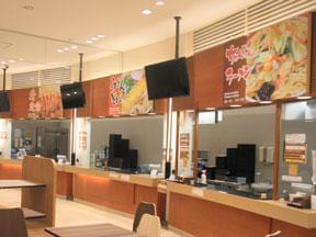 土山サービスエリアのフードコートではラーメン、うどん、そば、定食、丼などさまざまなメニューをご用意しております。