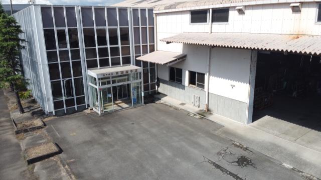 幅広い年齢層の男女スタッフが活躍しています!