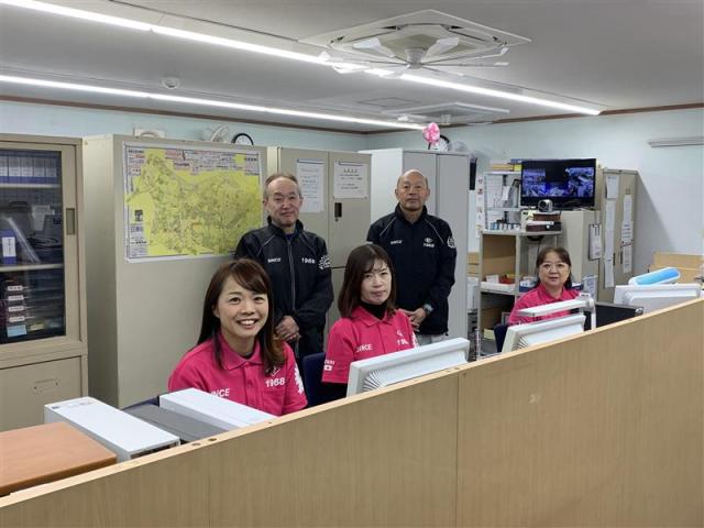 職場へはバイク・自転車通勤OK！冷暖房・鍵付きロッカー・休憩室完備の快適な環境です。