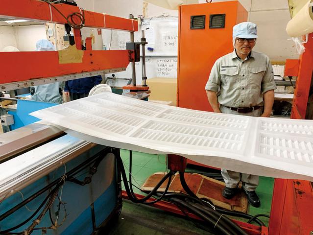 製造・機械操作経験が活きる成形機オペレーター／正社員／賞与年3回／年間休日108日／残業1h程度／成形機オペレーター