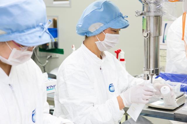 当社が扱っているのは化粧品！
幅広い年代のスタッフがプライベートと平行して取り組んでいます。