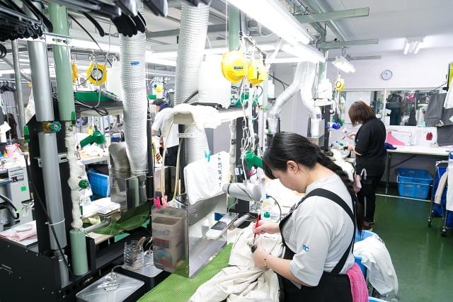 これまでクリーニング業界で働いたことが無い未経験者でもノムラクリーニングは皆さまを大歓迎します!