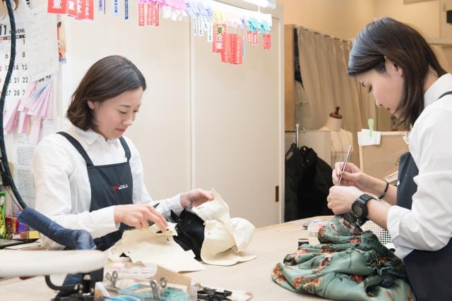 全国に約300店舗を展開!
業界のリーディングカンパニーでお直しスタッフデビューしませんか☆