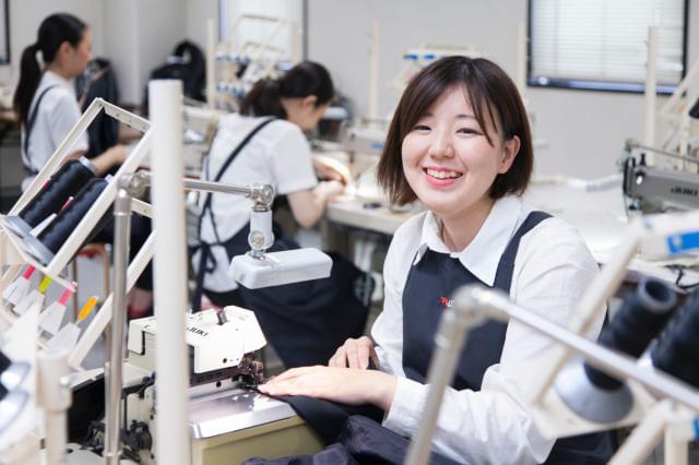 全国に約300店舗を展開!
業界のリーディングカンパニーでお直しスタッフデビューしませんか☆
