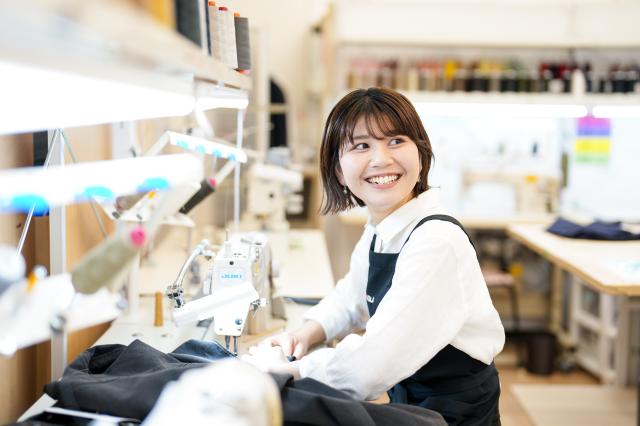 接客なし　縫製または軽作業　１日6ｈ〜、車通勤OK！ 有名アパレルブランドの洋服お直しスタッフ募集！洋服の縫製・軽作業スタッフ
