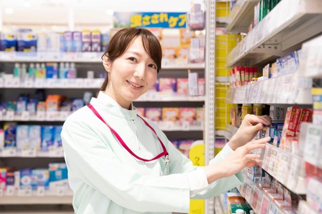 【登録販売者】◆交通費支給！◆イオンは研修・福利厚生が充実しています！総合スーパー内薬局での登録販売者