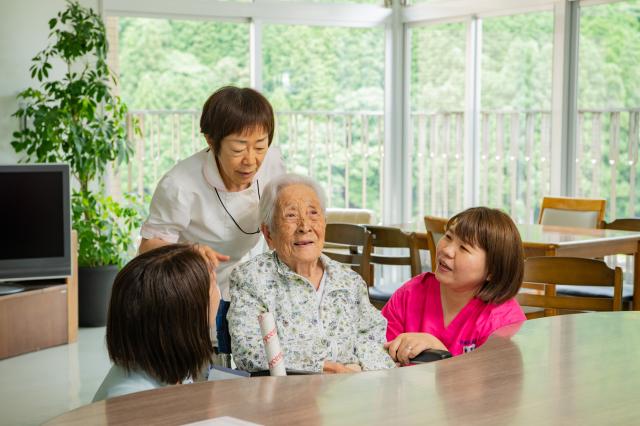 ≪スタッフインタビュー≫
いつも温かい言葉であふれる病院を目指して