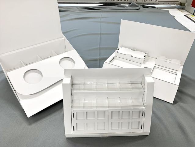 冷暖房完備の職場内は365日快適！
随時昇給や昼食代一部補助もあるなど働くメリットが多数。