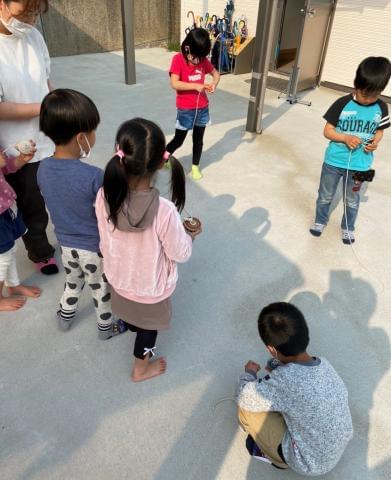 「子どもが好き」その気持ちがあれば大丈夫!
可愛い子どもに囲まれて楽しく働きませんか?