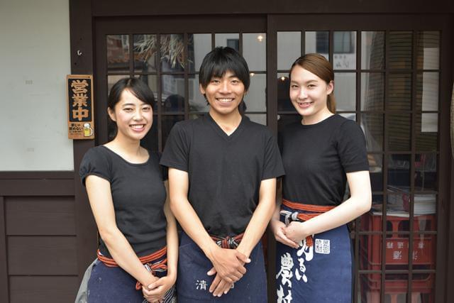 20代の男女スタッフが活躍しています!わからないことは先輩がしっかりサポートしますよ♪