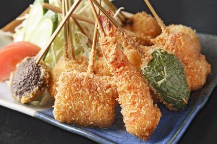 全国に100店舗以上を展開する串カツ店で社員スタッフを募集!