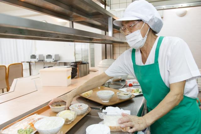 未経験の方もイチから丁寧に指導しますので安心。
賞与年2回、制服貸与と充実の待遇でお待ちしています。