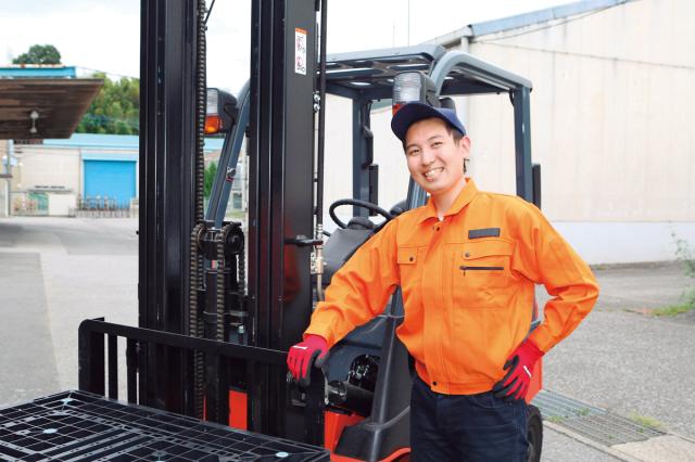 経験者募集／時給1,400円〜／フォーク作業／週3日〜可／男性活躍中／若手・中高年世代のスタッフ在籍フォークリフト軽作業