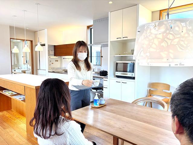 オープニング募集★住宅展示場ご案内業務／年齢・性別・知識・経験不問／週2日〜可／未経験スタートOK！住宅展示場のご案内スタッフ（パート・アルバイト）