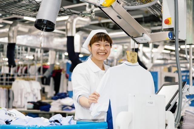 キレイ・清潔環境で作業は集中して黙々と。 でもチームワークがきちんと活かせるお仕事です。