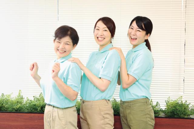 女性スタッフ活躍中！
無理なく、健康的に取り組める清掃のお仕事です。