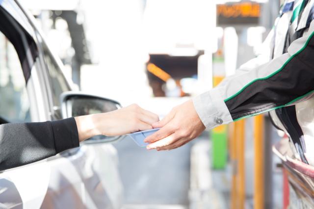 幅広い世代の男女が活躍中。
トラック運転手や接客業など、経歴もさまざまです。