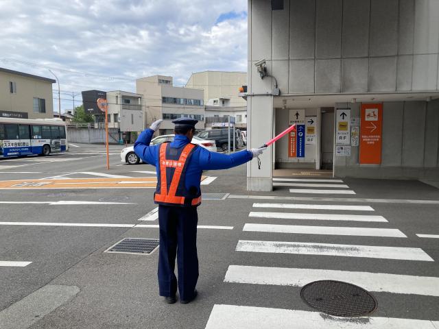 入社祝金総額10万円支給！≪交通誘導警備スタッフ≫◆未経験OK！直行直帰OKで勤務地も色々あります！交通誘導警備スタッフ