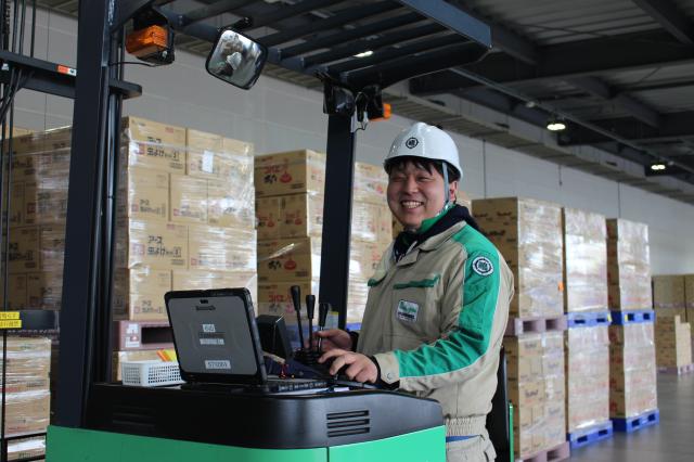 関西、関東、九州に営業拠点・物流センターを展開◎
安定成長企業で正社員として始めるチャンスですよ！