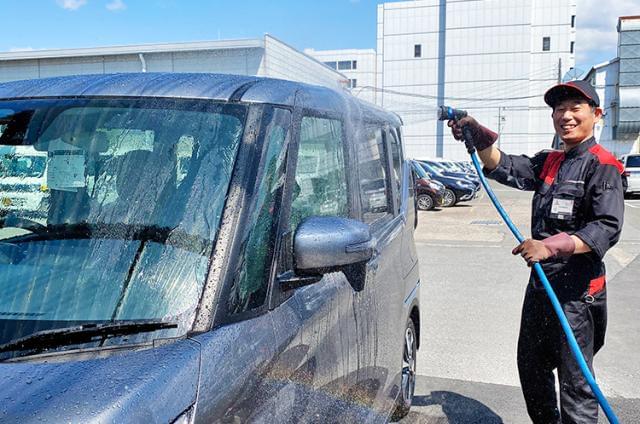 ◇右京区◇ 真心を込めて、ピカピカに磨き上げましょう！普通免許（AT限定可）があればOKです！洗車スタッフ