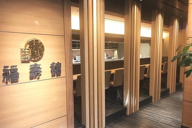 主婦（夫）・学生さんがたくさん活躍中の新しく明るいお店♪
「大和八木」駅から駅チカ徒歩3分♪時給986円〜スタート！