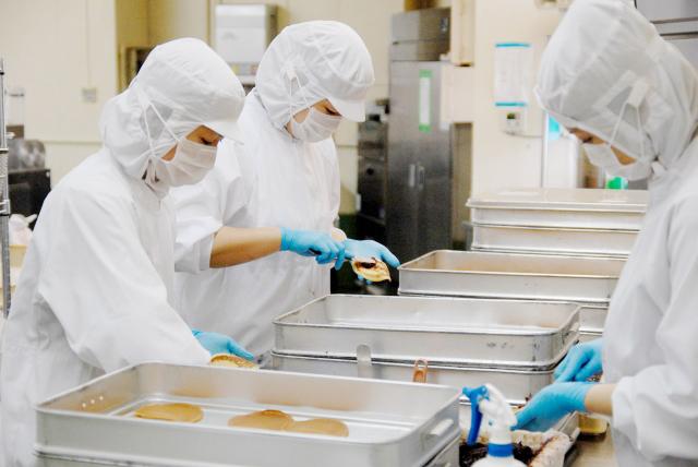 ≪女性活躍中≫和菓子工場で働いてみませんか？　未経験者歓迎／勤務スタートは応相談／社員割引制度あり製造補助