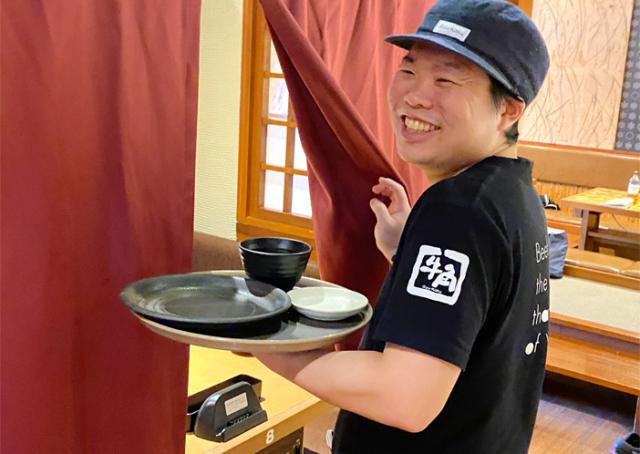 人気の「牛角」で正社員デビュー!
安定した環境と楽しい仲間がお待ちしています!
