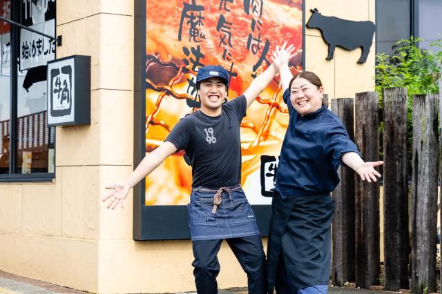 オープニング大募集/焼肉店のホールスタッフ/オープニング時給あり/週3日〜/ランチタイム勤務のみOKホールスタッフ(配膳)