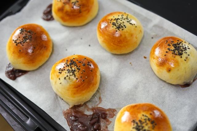 パン材料の計量や準備作業/選べる勤務時間パン製造ラインで原料の計量やサポート業務