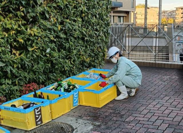 パワーゲート付き2トン車で午前中は収集に専念、午後からは備品配達と、メリハリつけて働けます◎