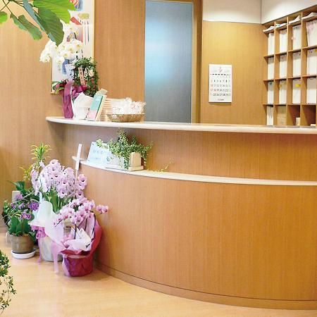 「人と接するのが好き」「受付業務に興味がある」
そんな方のご応募お待ちしています◎