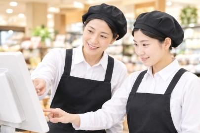 ラスト21時まで入れる方積極採用！事前研修充実で安心◎学生さんも大歓迎！食品レジスタッフ【お仕事NO．5146】