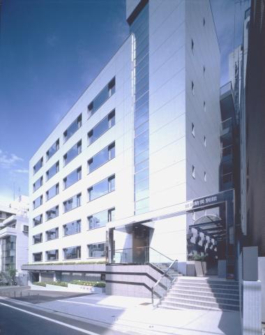 【午前のみ・短時間（3時間）】 60代以上も活躍中！駅チカオフィスビル清掃スタッフオフィスビルの日常清掃スタッフ（パート）